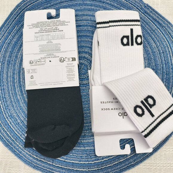 NWT ALO Yoga Socks 2 Pairs - Picture 2 of 6